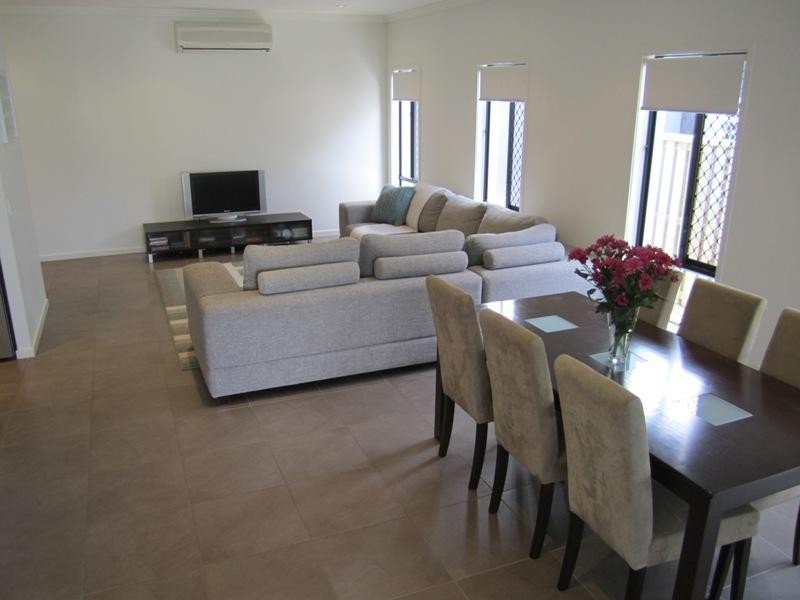 76 Collett Street  EIGHT MILE PLAINS 4113, Eight Mile Plains QLD 4113