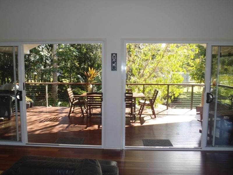 16 Mountaindale Court, Mooloolah Valley QLD 4553