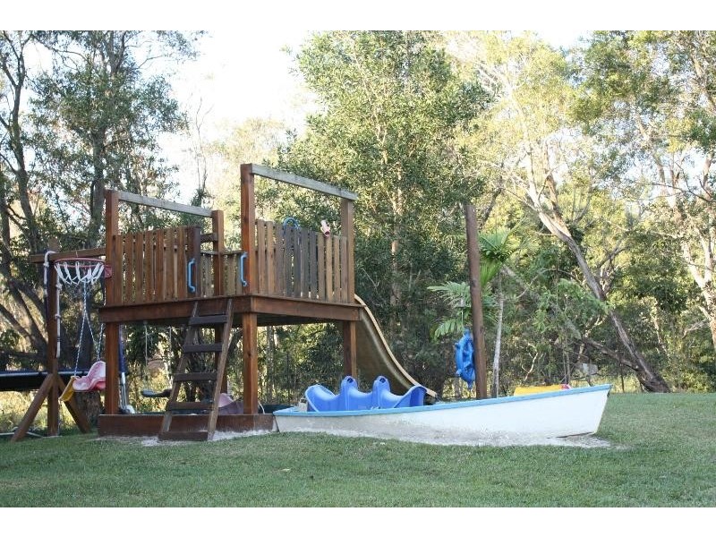 16 Mountaindale Court, Mooloolah Valley QLD 4553