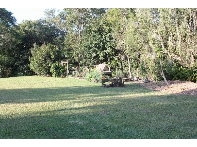 16 Mountaindale Court, Mooloolah Valley QLD 4553