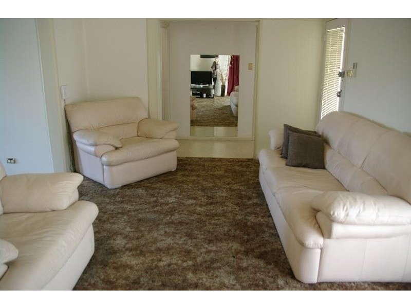 16 Bradbury Avenue CAMPBELLTOWN 2560, Campbelltown NSW 2560