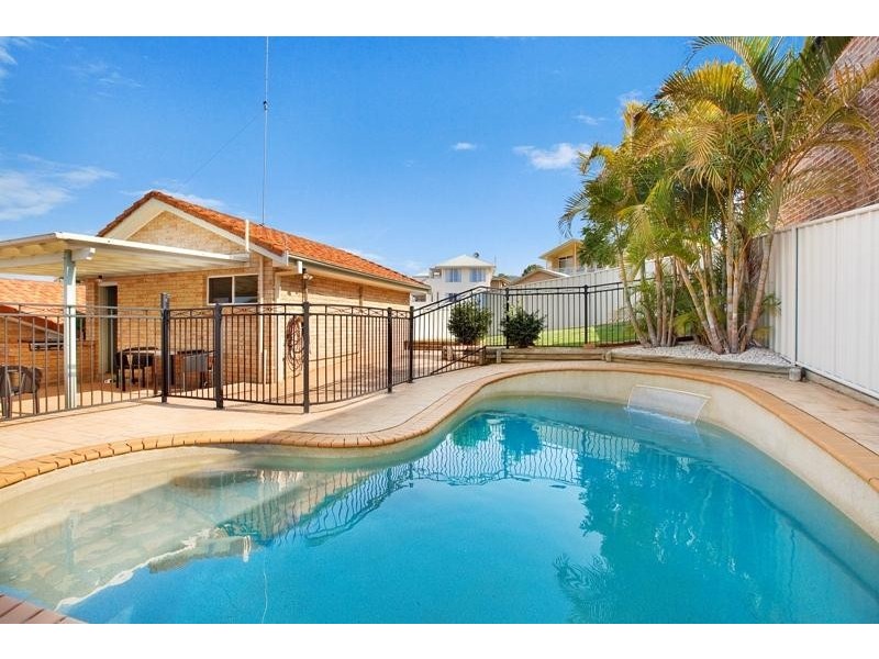 2 Borrowdale Close, Albion Park NSW 2527