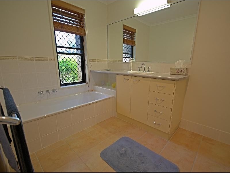 8 Tina Drive, Tannum Sands QLD 4680