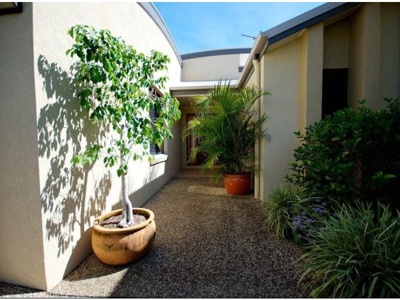 8 Tina Drive, Tannum Sands QLD 4680