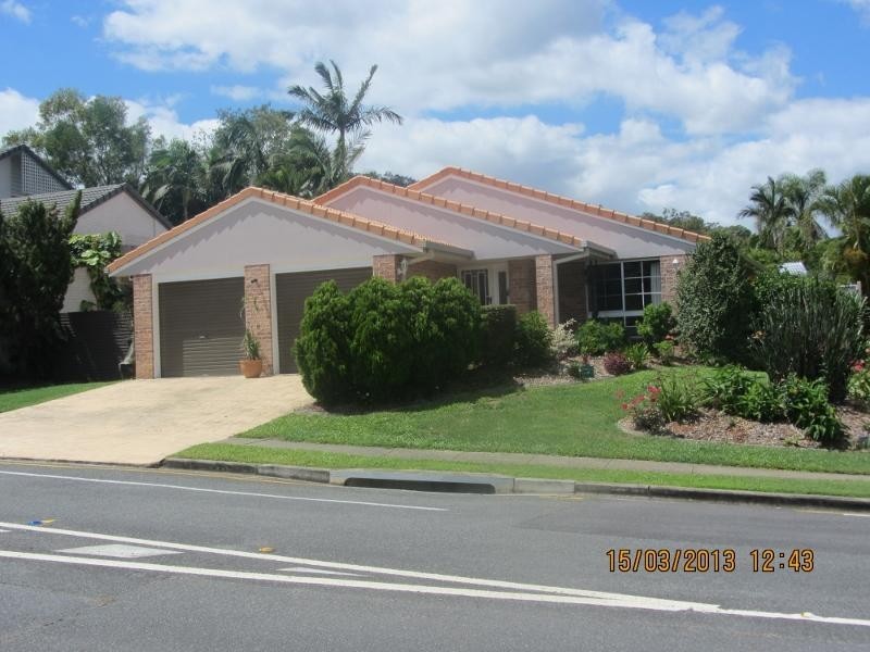 81 Greenford Street, Chapel Hill QLD 4069