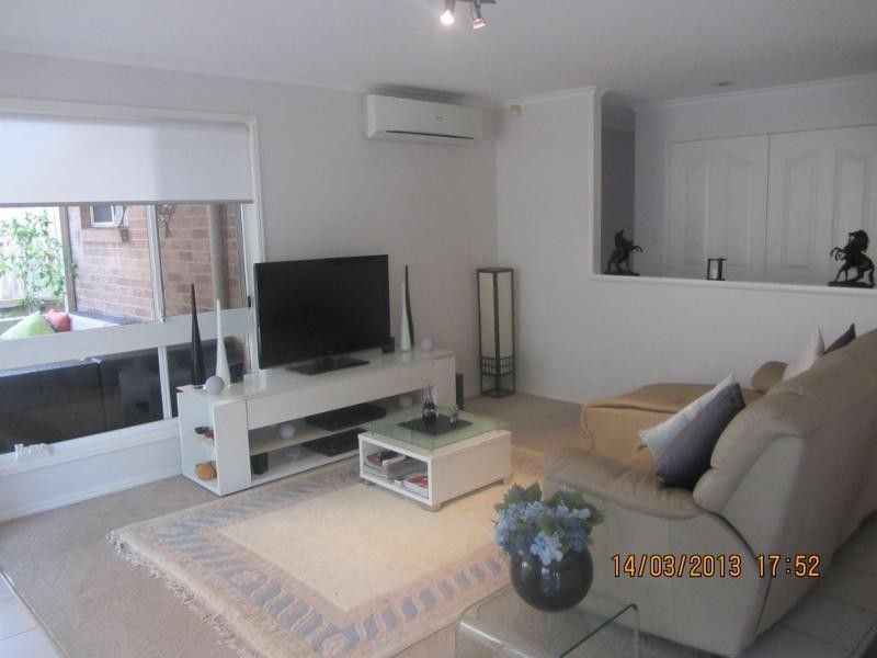 81 Greenford Street, Chapel Hill QLD 4069