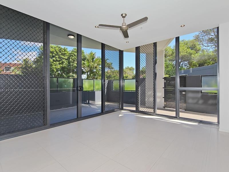 2 Aqua Street, Southport QLD 4215