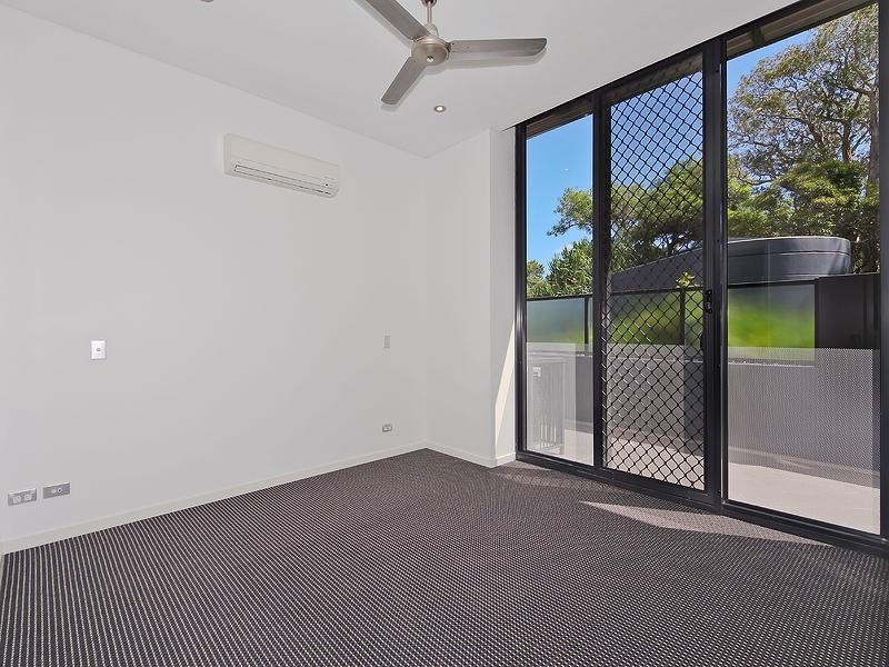 2 Aqua Street, Southport QLD 4215