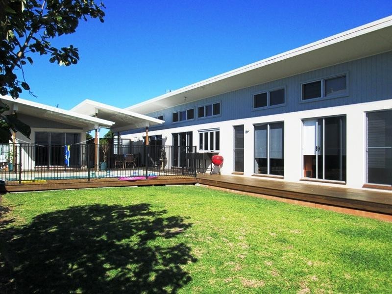 456 Casuarina Way, Casuarina NSW 2487
