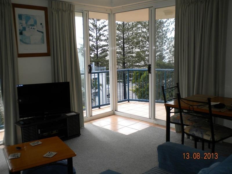 15/93 Old Burleigh  Road, Broadbeach QLD 4218