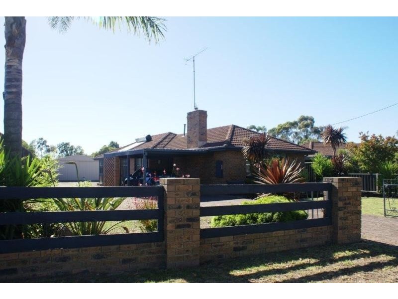 14 Davis  Street, Stratford VIC 3862