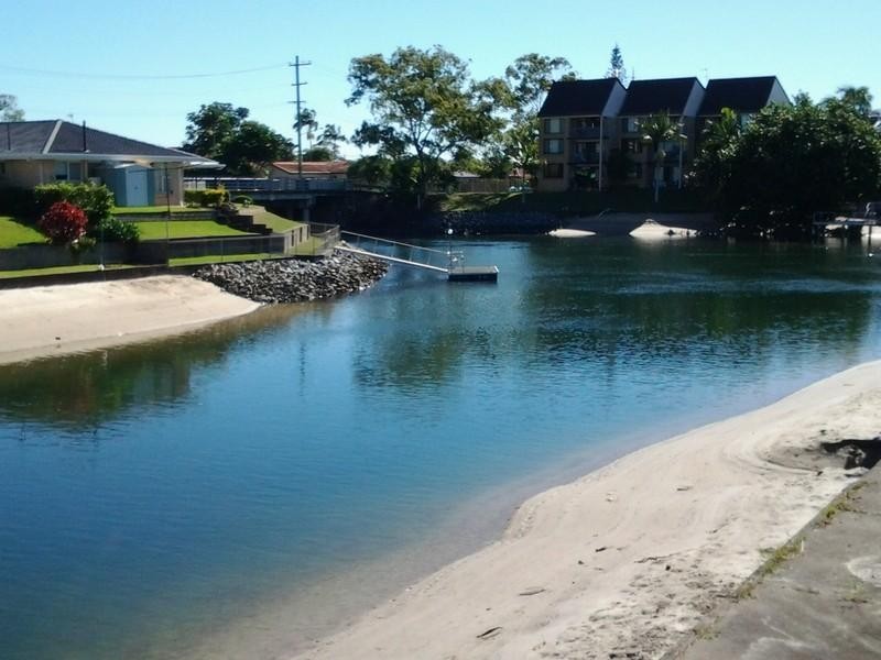 11 Lotus Key, Broadbeach Waters QLD 4218