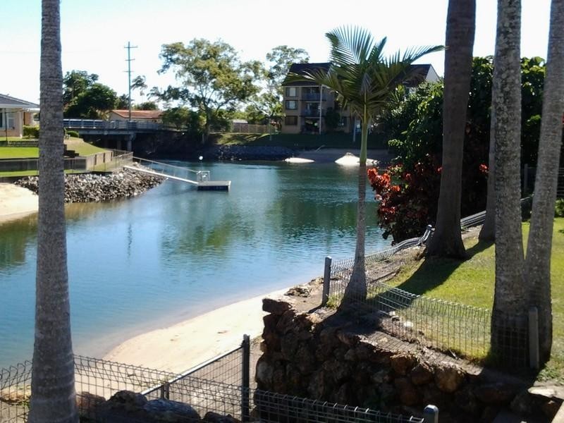 11 Lotus Key, Broadbeach Waters QLD 4218