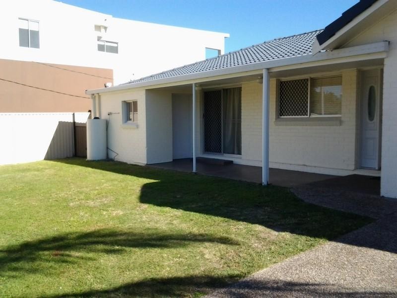 11 Lotus Key, Broadbeach Waters QLD 4218