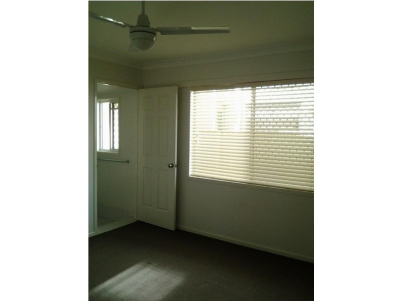 11 Lotus Key, Broadbeach Waters QLD 4218