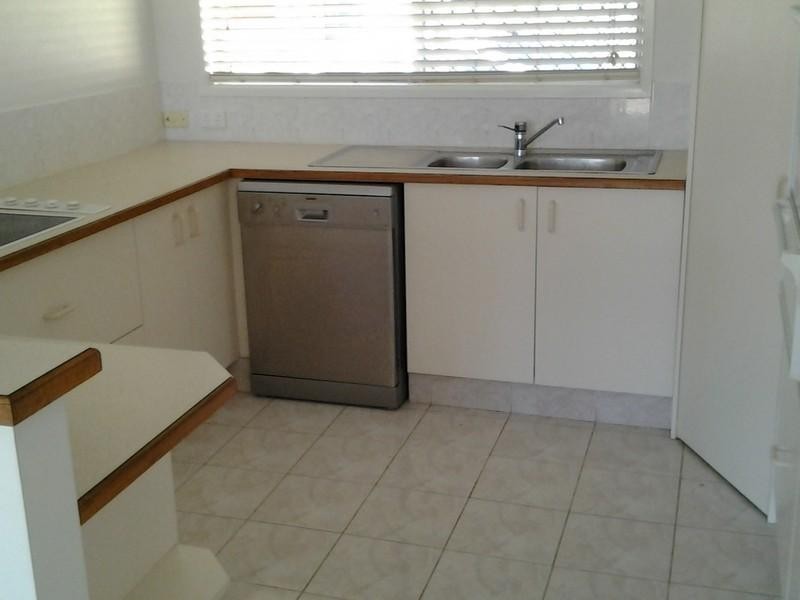 11 Lotus Key, Broadbeach Waters QLD 4218