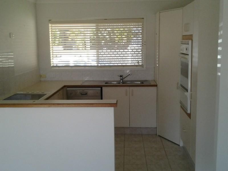 11 Lotus Key, Broadbeach Waters QLD 4218