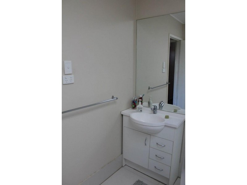 2 / 73 Henderson  Street, Camp Hill QLD 4152