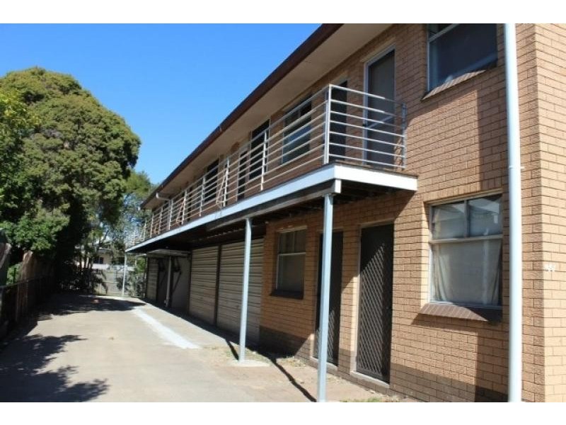 2 / 73 Henderson  Street, Camp Hill QLD 4152