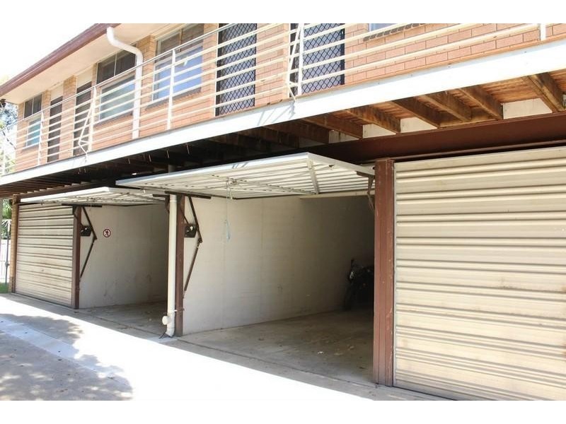 2 / 73 Henderson  Street, Camp Hill QLD 4152