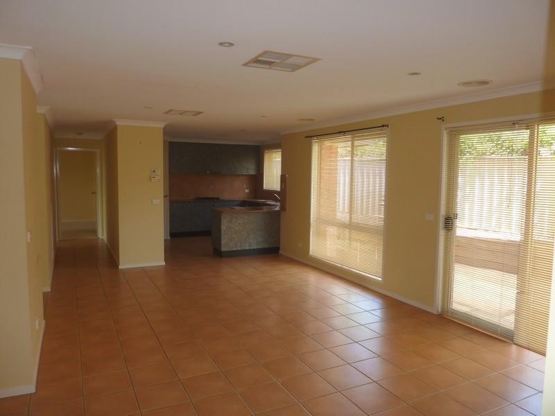 13 Menzies Street, Wodonga VIC 3690