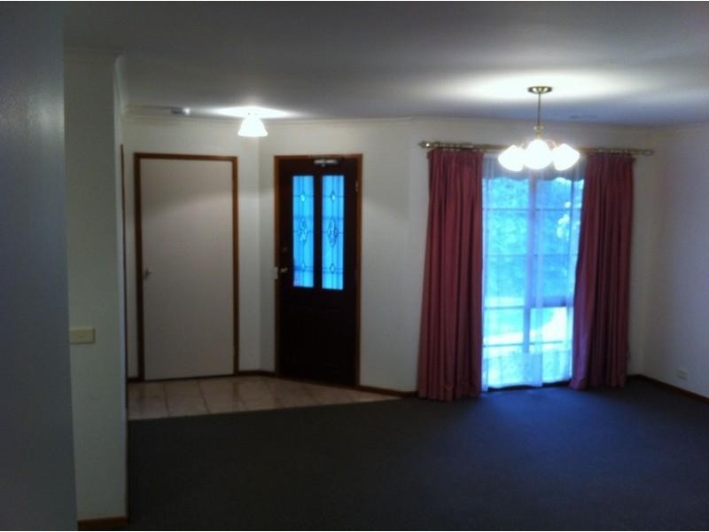 153 Lawless  Drive, Cranbourne North VIC 3977