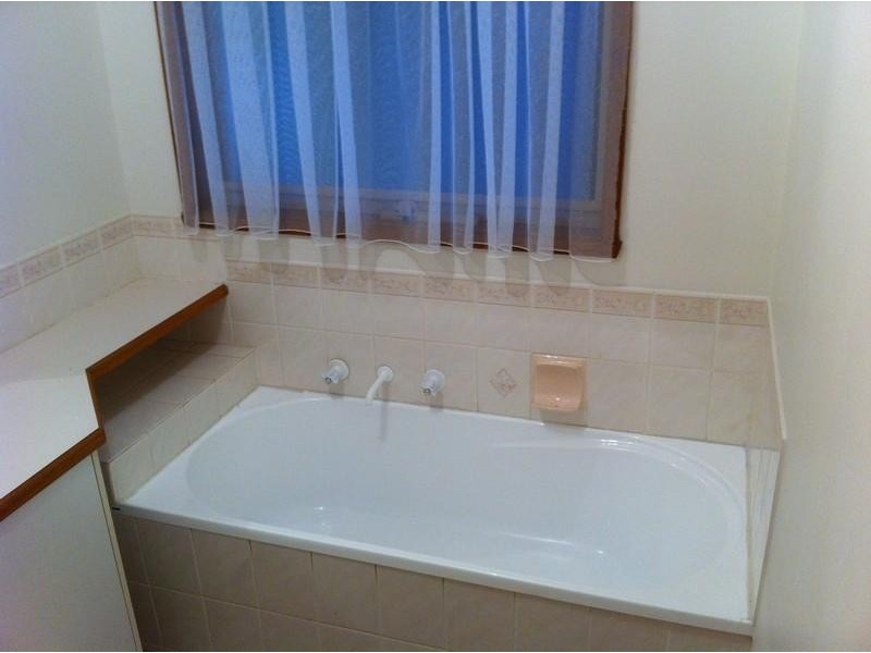 153 Lawless  Drive, Cranbourne North VIC 3977