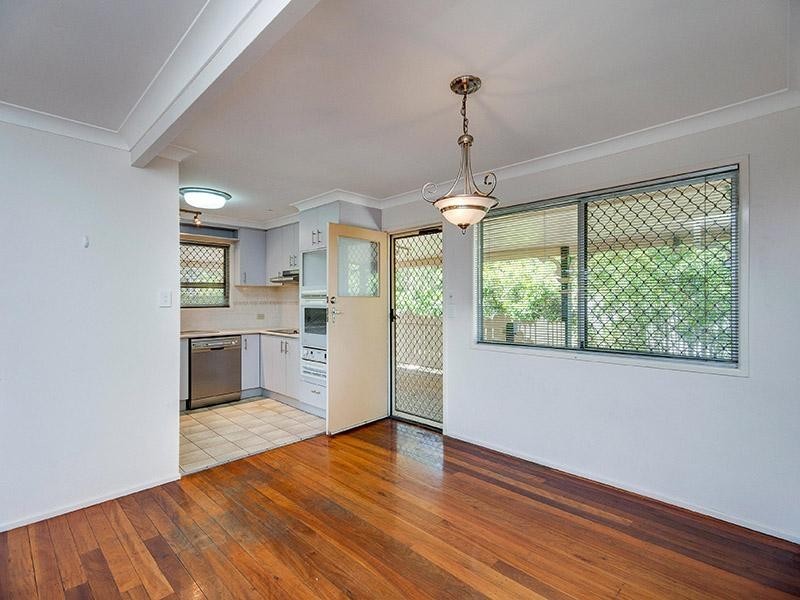 4 Lenore Crescent, Springwood QLD 4127