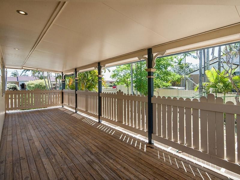 4 Lenore Crescent, Springwood QLD 4127