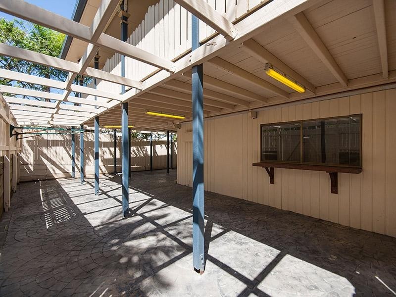 4 Lenore Crescent, Springwood QLD 4127