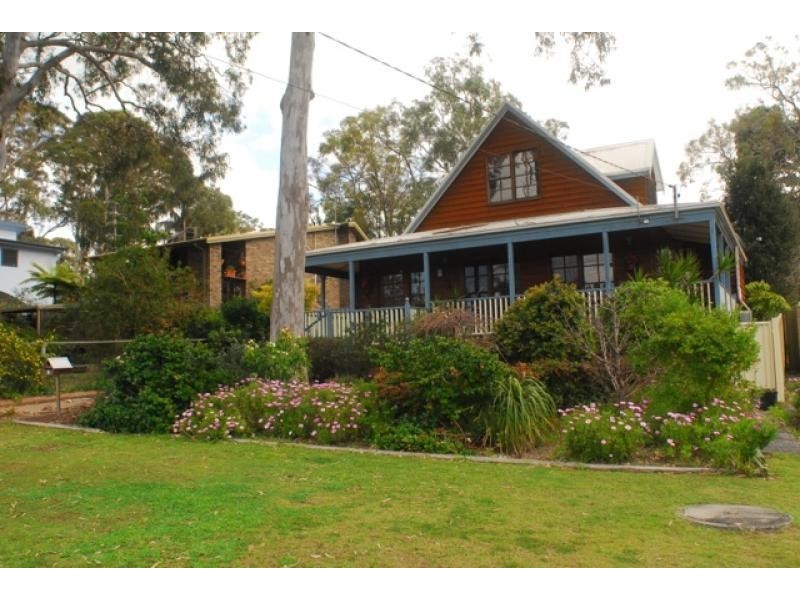 1 Elsinore Avenue, Chain Valley Bay NSW 2259