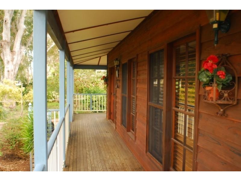 1 Elsinore Avenue, Chain Valley Bay NSW 2259