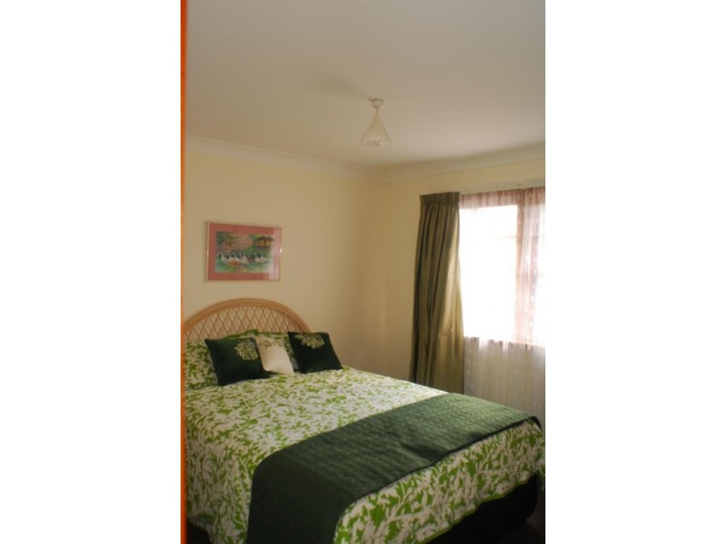 1 Elsinore Avenue, Chain Valley Bay NSW 2259