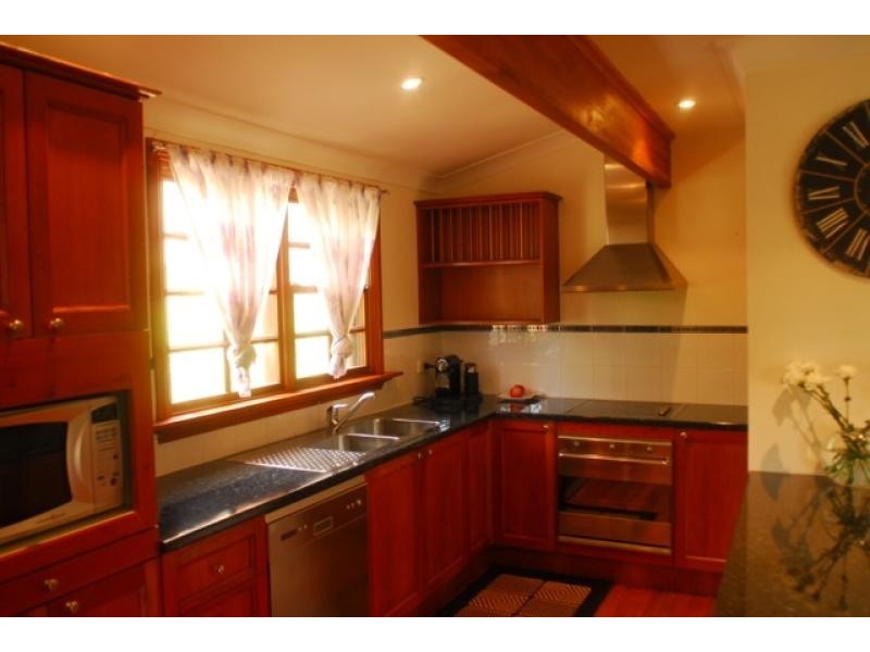 1 Elsinore Avenue, Chain Valley Bay NSW 2259