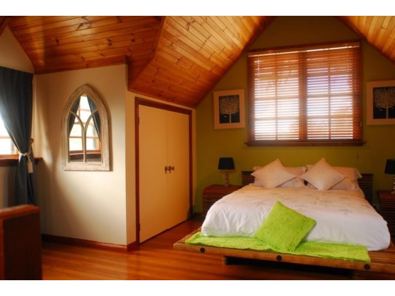 1 Elsinore Avenue, Chain Valley Bay NSW 2259