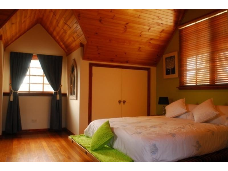 1 Elsinore Avenue, Chain Valley Bay NSW 2259