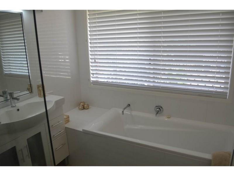 6-8 Leonie  Street, Camira QLD 4300