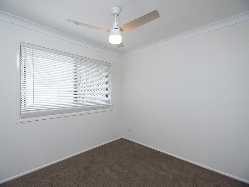 31 Conifer Street, Hillcrest QLD 4118