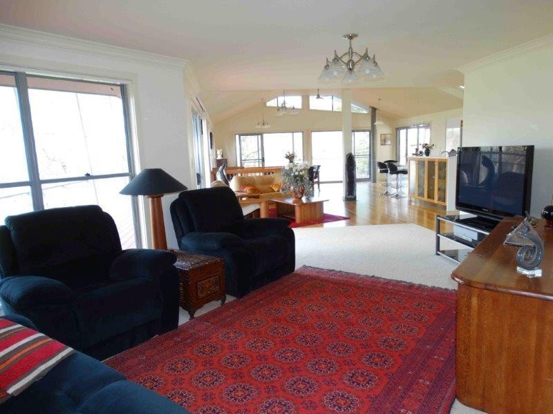 60 Clancy  Drive, Inverell NSW 2360