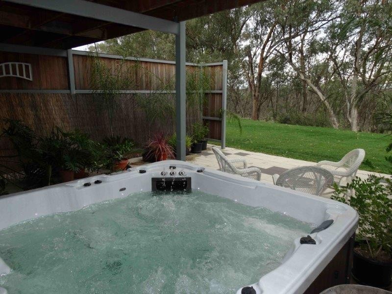 60 Clancy  Drive, Inverell NSW 2360