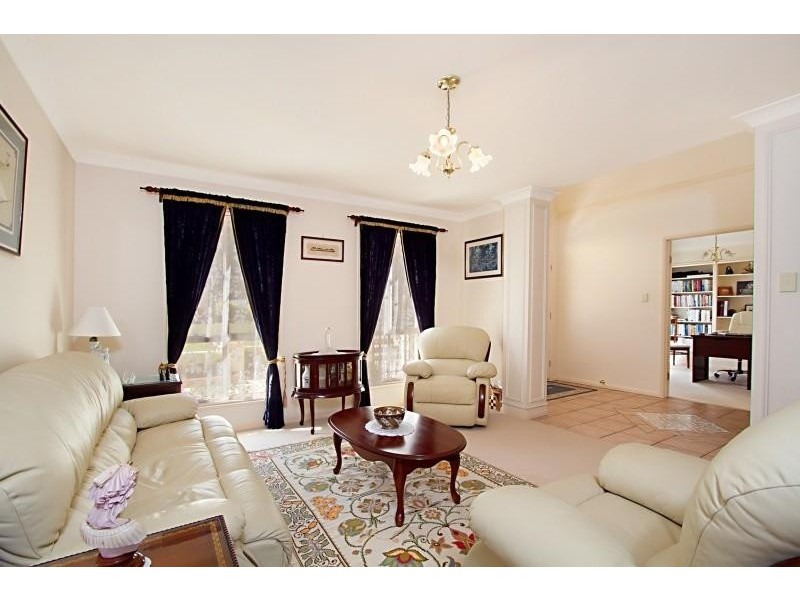 106 Kintyre Street, Brookfield QLD 4069