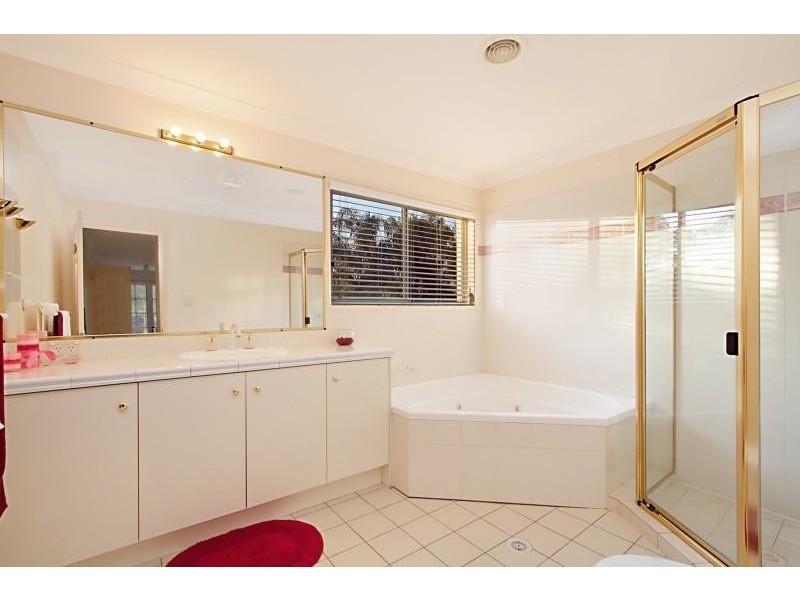 106 Kintyre Street, Brookfield QLD 4069