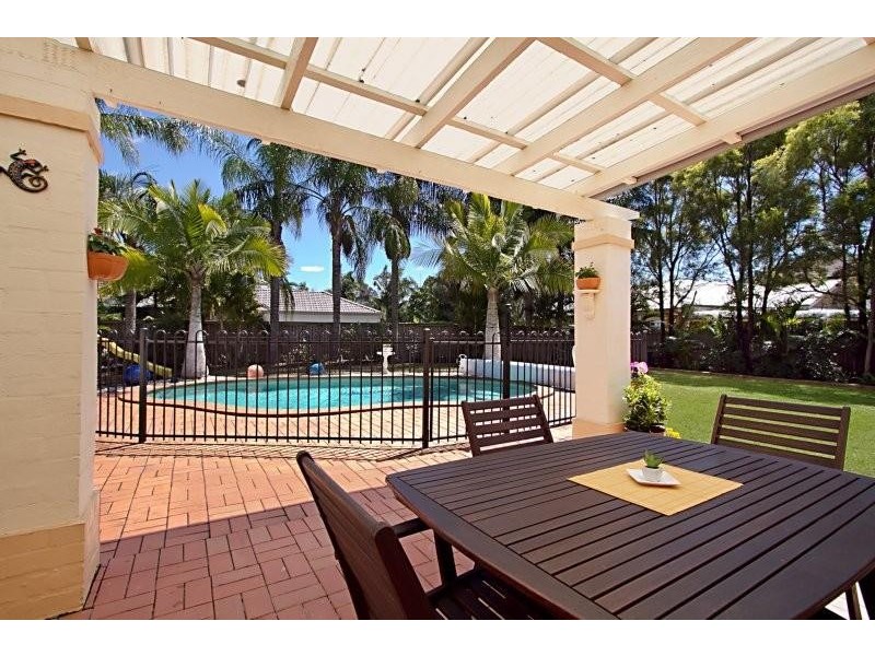 106 Kintyre Street, Brookfield QLD 4069