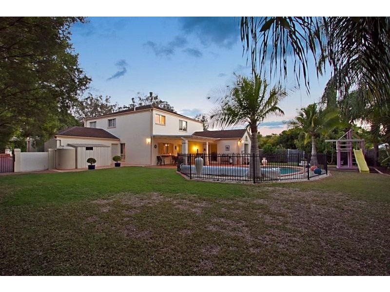 106 Kintyre Street, Brookfield QLD 4069