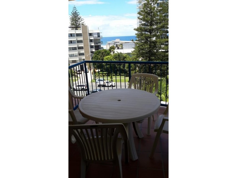 17 / 93 Old Burleigh  Road, Broadbeach QLD 4218