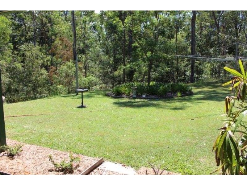 11 CAMPHOR Drive, Boyland QLD 4275