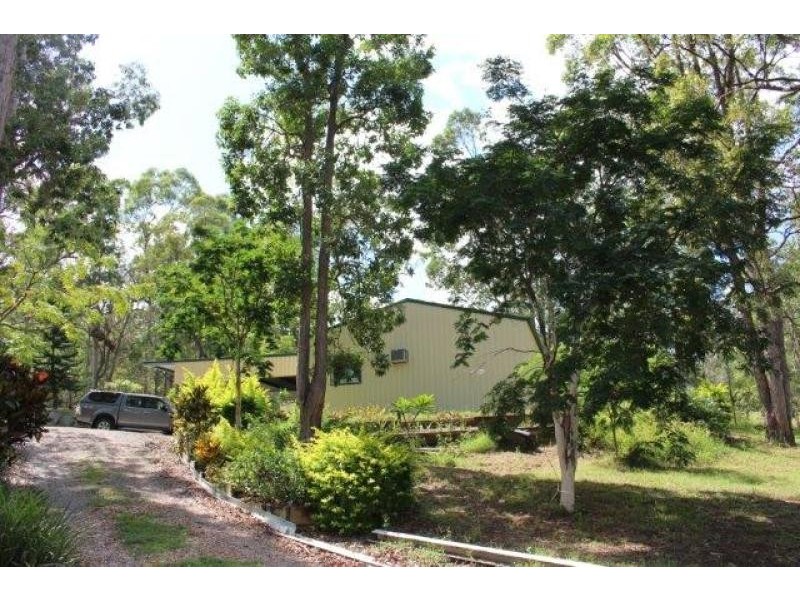 11 CAMPHOR Drive, Boyland QLD 4275