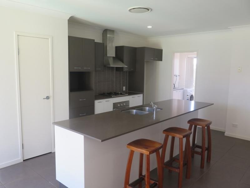 5 SCENIC Crescent, Coomera QLD 4209