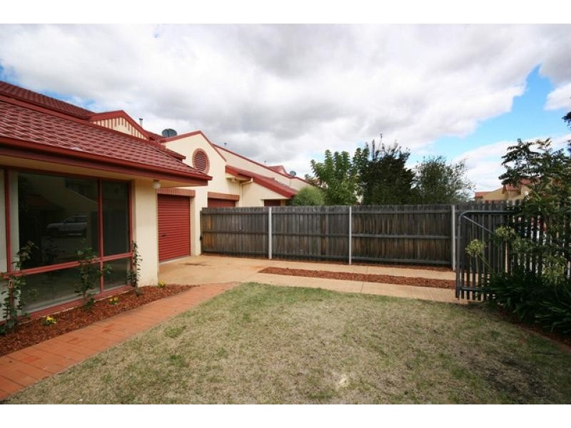 18/10 Federal Highway, Watson ACT 2602