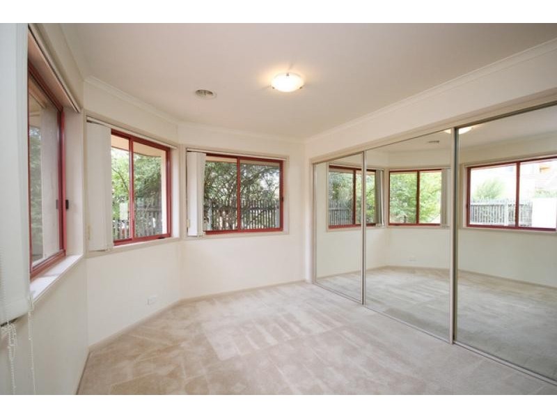 18/10 Federal Highway, Watson ACT 2602